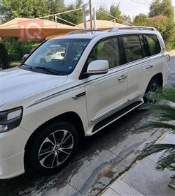 تۆیۆتا لاند کروزەر